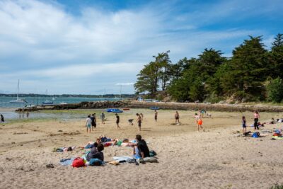 Toussaint : où partent les familles françaises cet automne, selon Booking.com